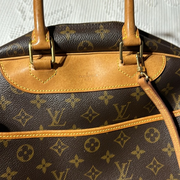 100% authentic Louis Vuitton vanity bag with rings! - Picture 11 of 17